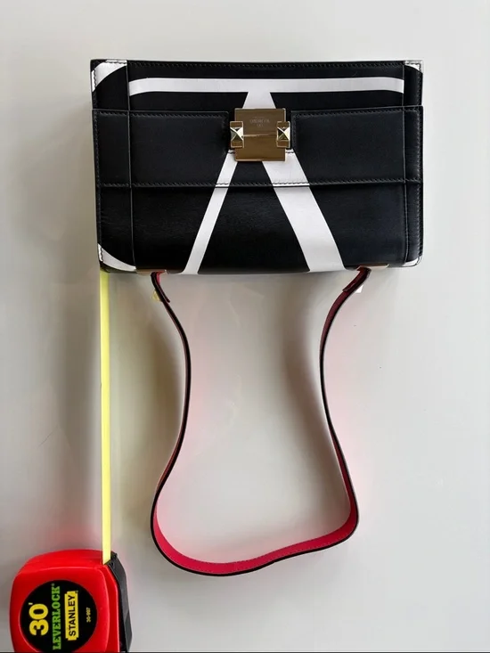 Valentino Signature Leather Shoulder Bag - Picture 7 of 8